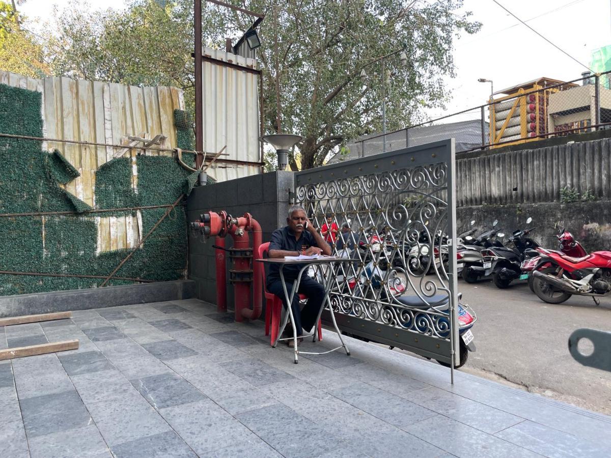 מומביי Osi Apartments Bandra West מראה חיצוני תמונה